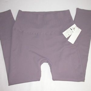 NEW Avocado Seamless Leggings Large